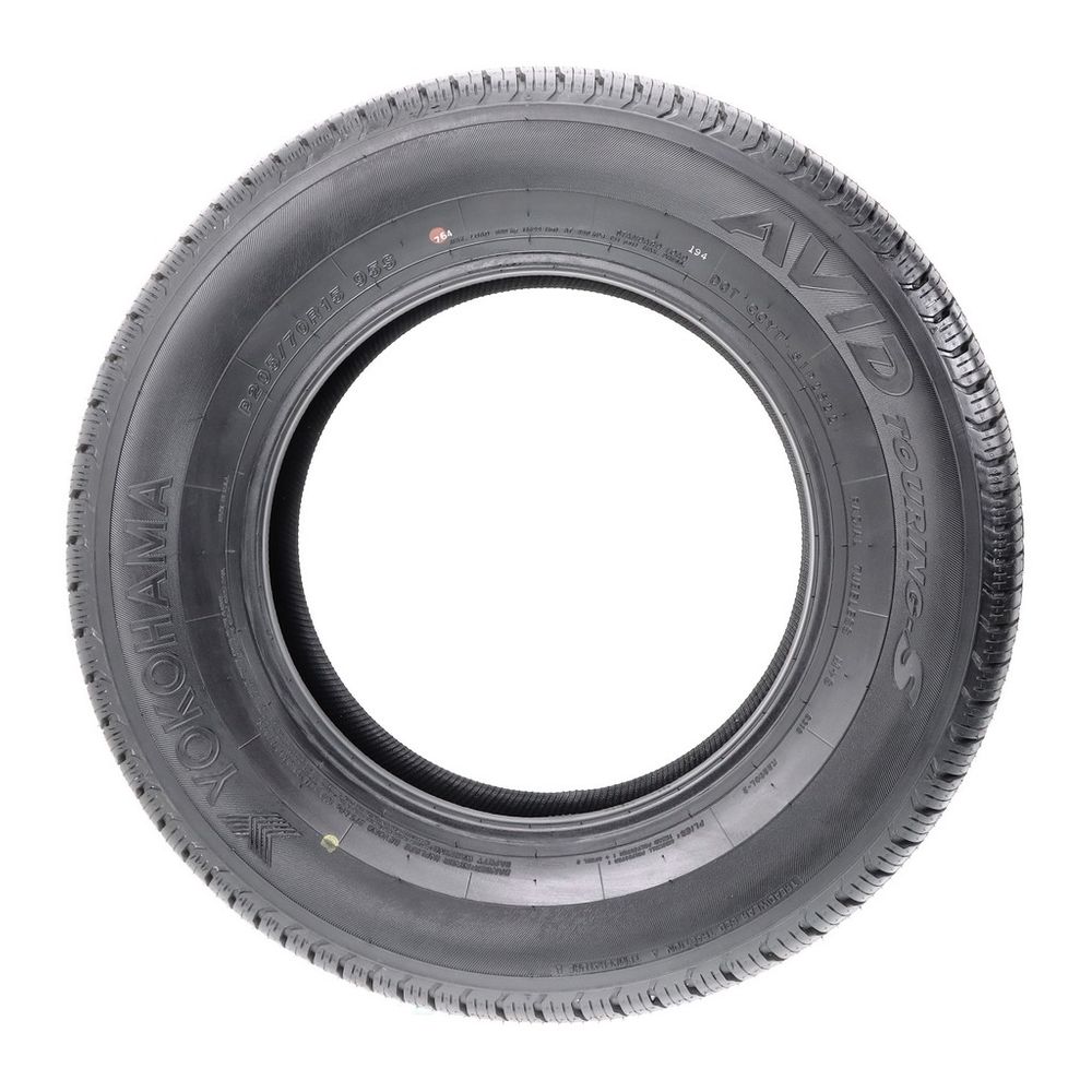New 205/70R15 Yokohama Avid Touring S 95S - Image 3