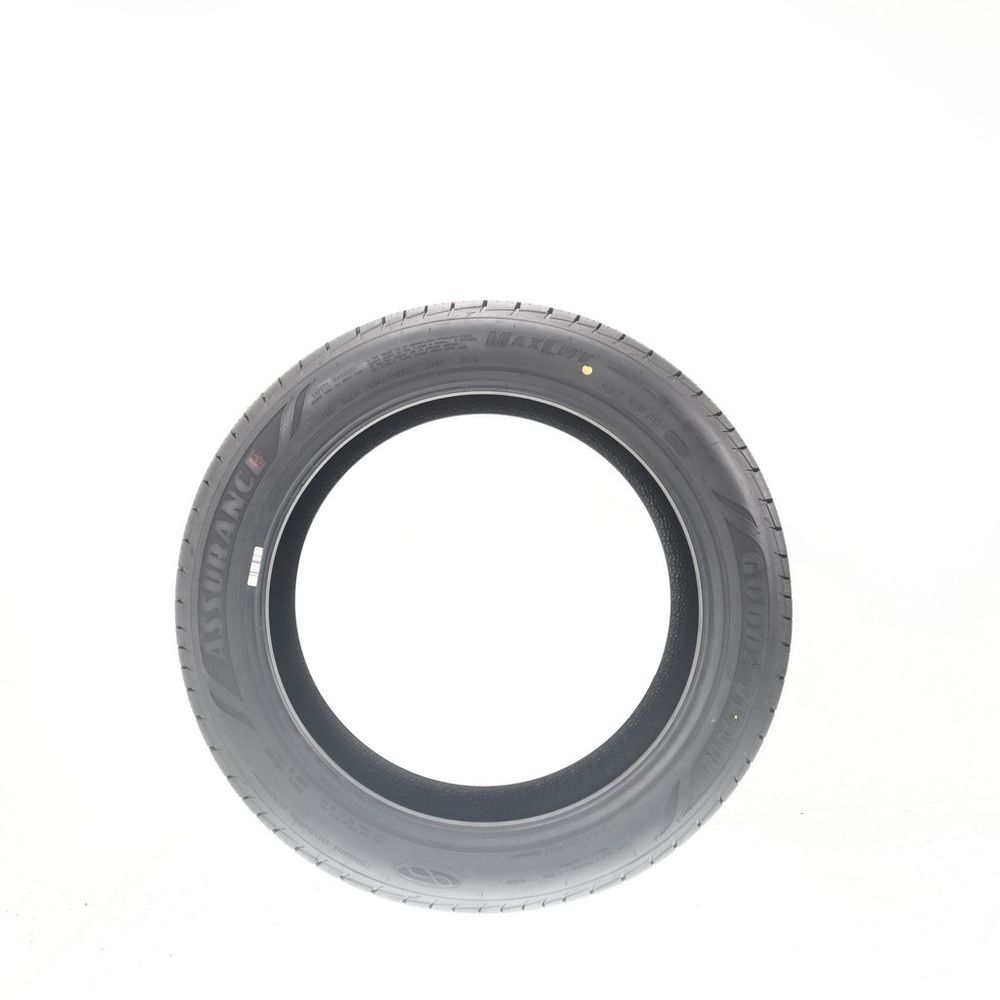 New 235/45R17 Goodyear Assurance MaxLife 94V - Image 3