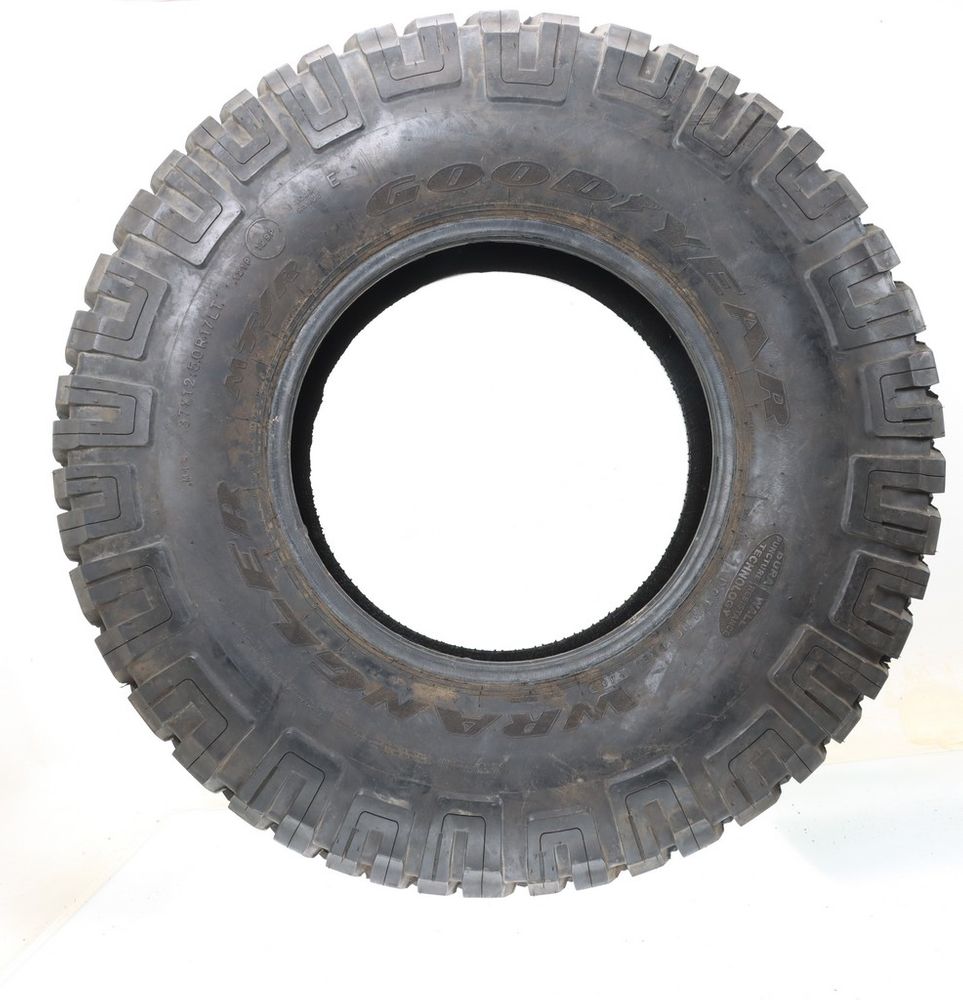 Used LT 37X12.5R17 Goodyear Wrangler MT/R 121P E - 20/32 - Image 3