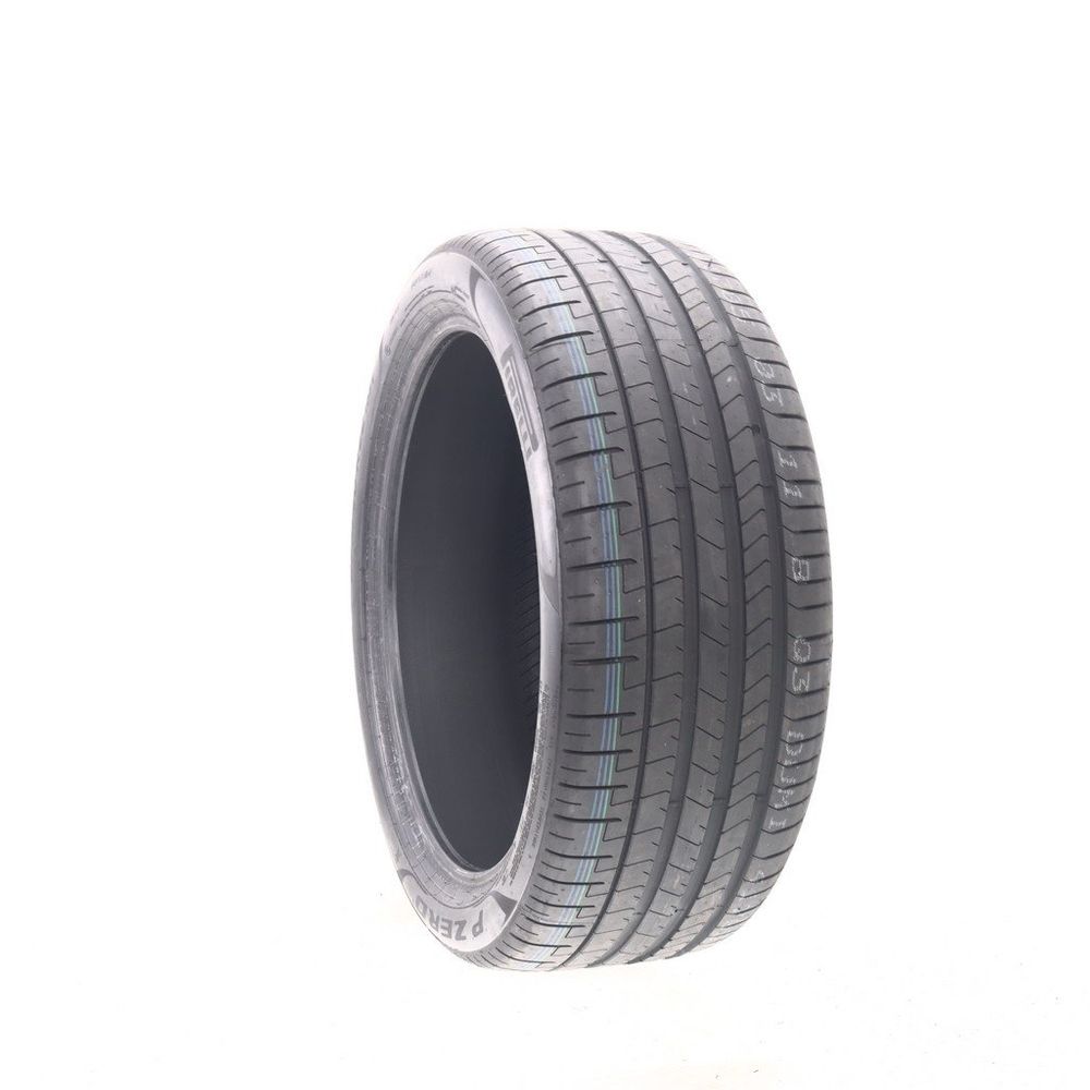 Set of (4) New 275/40R22 Pirelli P Zero PZ4 Run Flat 107Y - 8.5/32 - Image 1