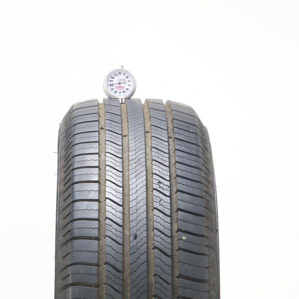 Set of (2) Used 235/65R18 Michelin Defender 2 106H - 9-10/32 - Image 5