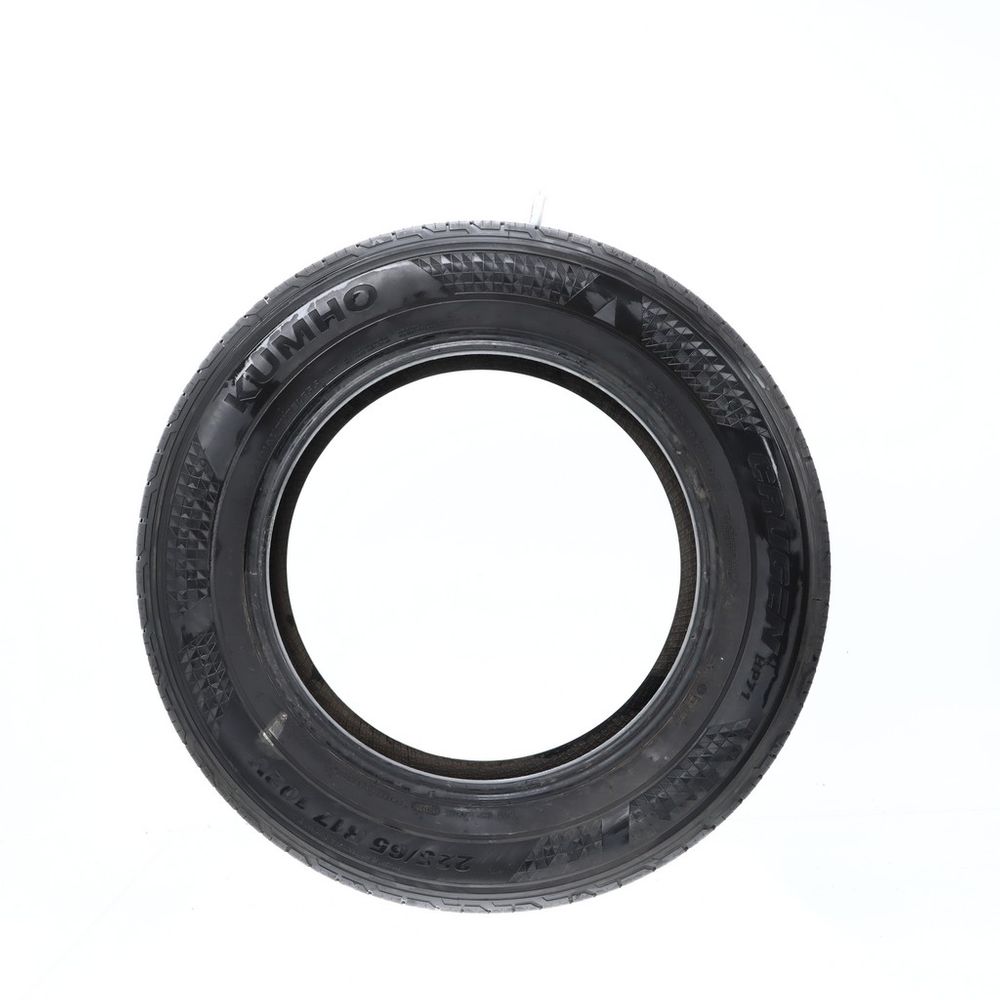 Used 225/65R17 Kumho Crugen HP71 102V - 6.5/32 - Image 3