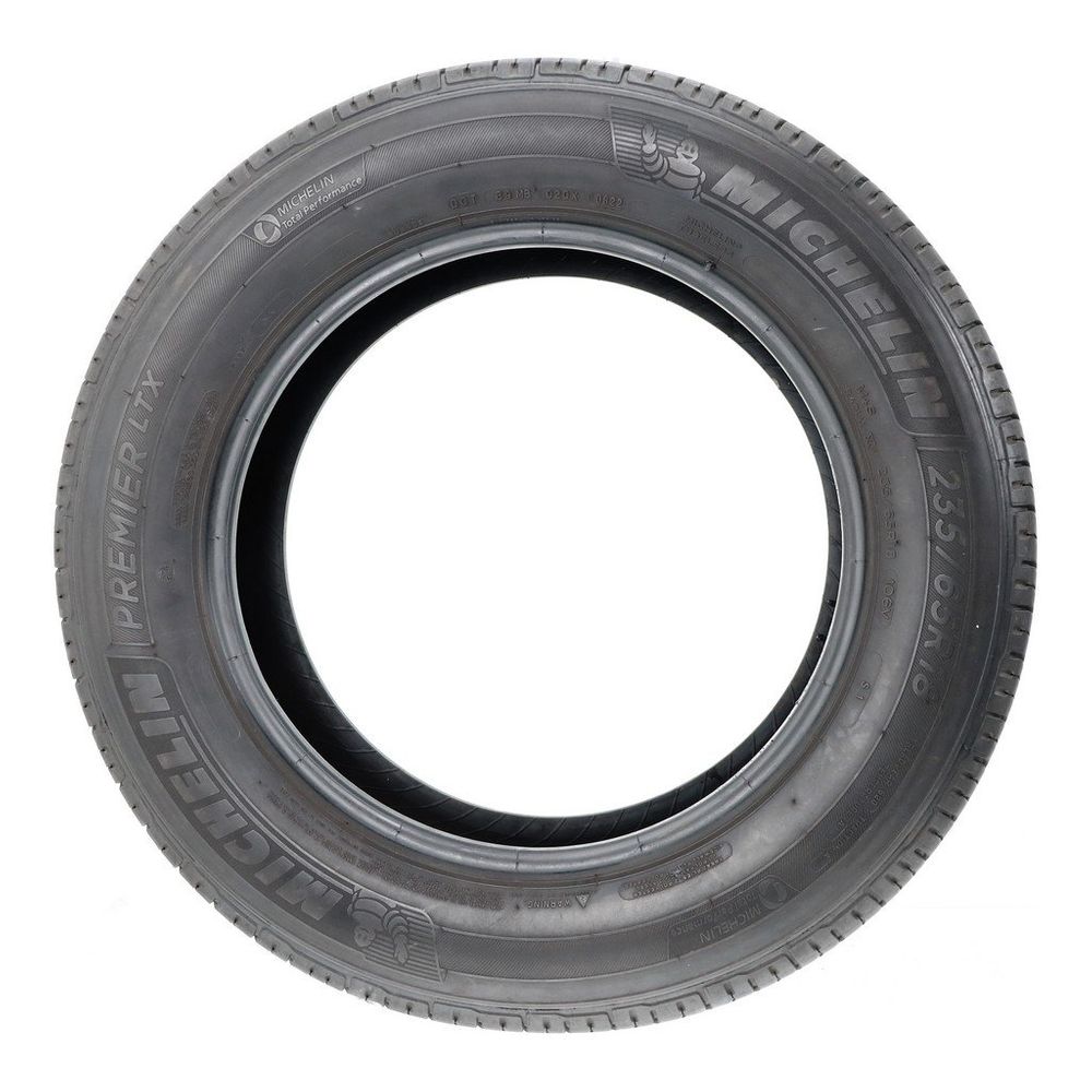 Set of (2) Used 235/65R18 Michelin Premier LTX 106V - 7-7.5/32 - Image 3