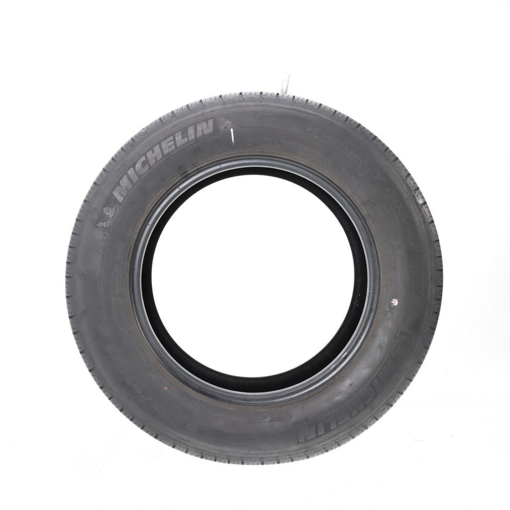 Set of (2) Used P 235/65R17 Michelin Primacy MXV4 103T - 6.5-8/32 - Image 6
