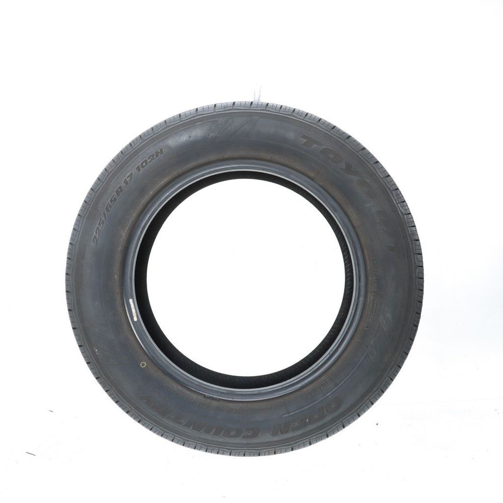 Set of (2) Used 225/65R17 Toyo Open Country Q/T 102H - 9.5-10.5/32 - Image 3