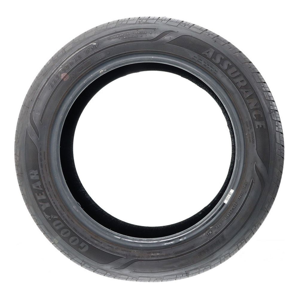 Used 225/55R18 Goodyear Assurance Finesse 98V - 8.5/32 - Image 3