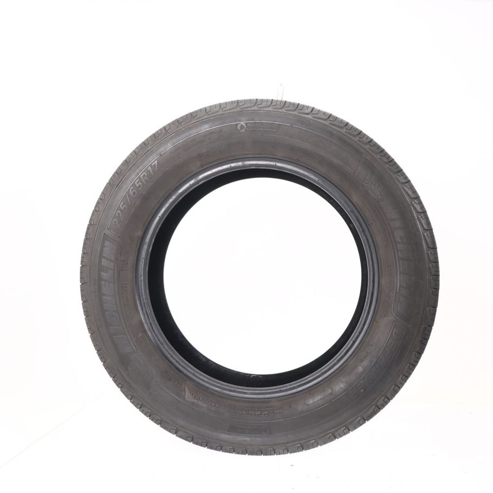 Set of (2) Used 225/65R17 Michelin Defender T+H 102H - 6.5/32 - Image 3