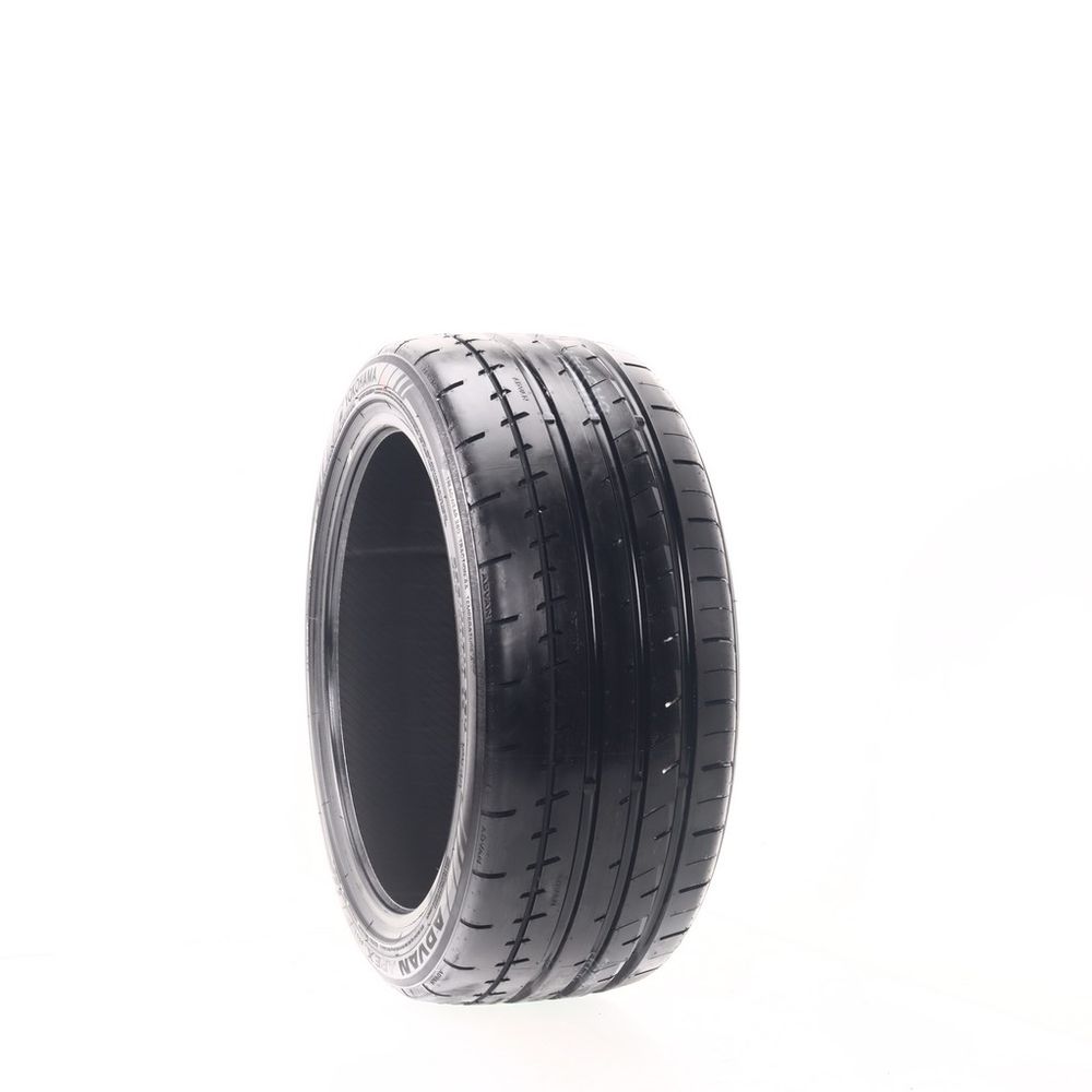 New 235/40R18 Yokohama Advan Apex V601 95Y - Image 1