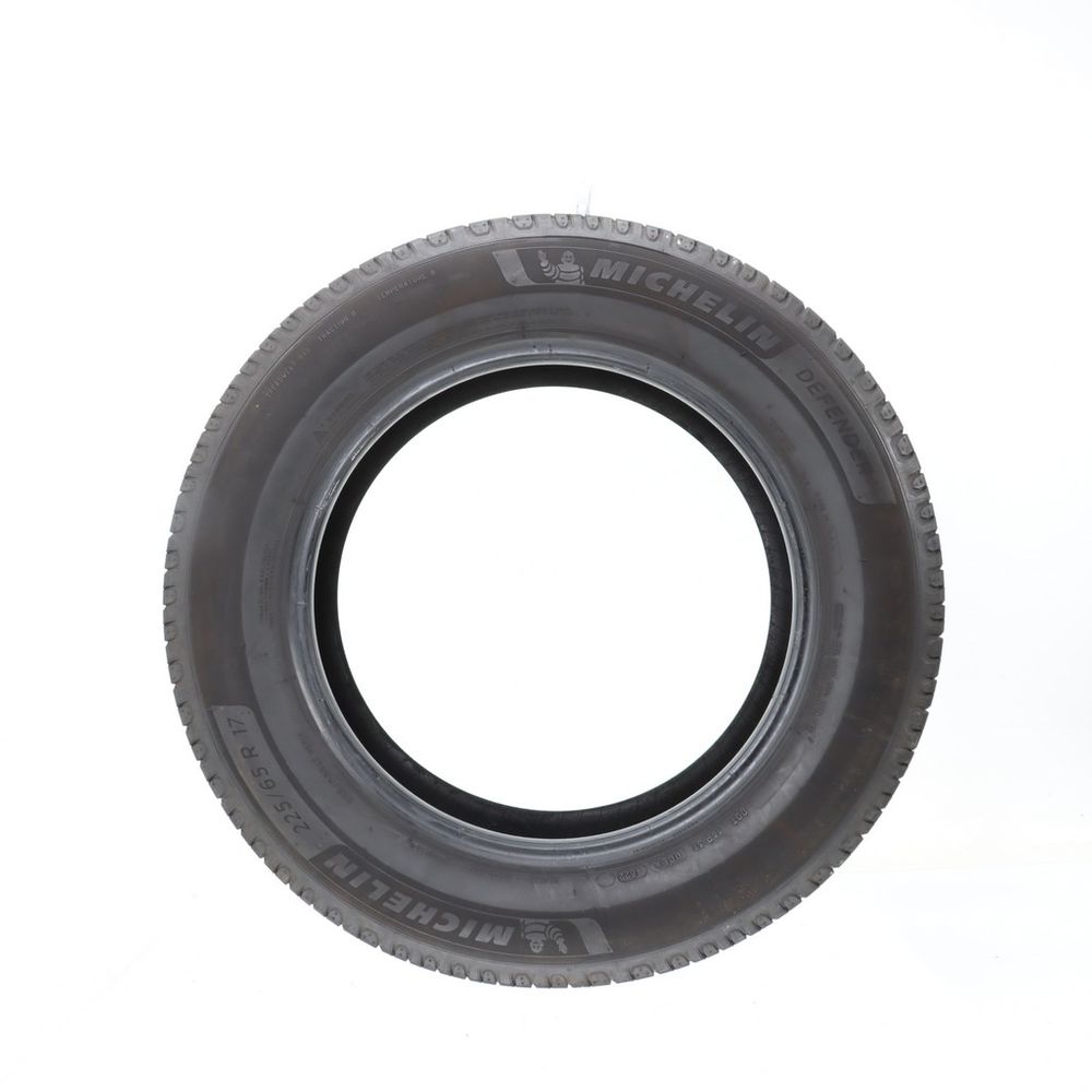 Set of (4) Used 225/65R17 Michelin Defender 2 102H - 7-8.5/32 - Image 3