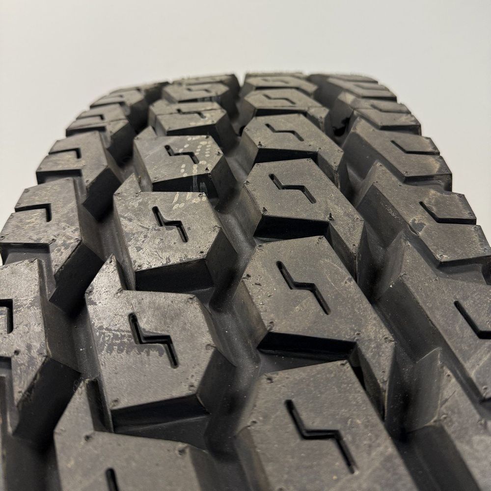 Set of (2) New 295/75R22.5 Leao LLD37E+ 144/141M - Image 2