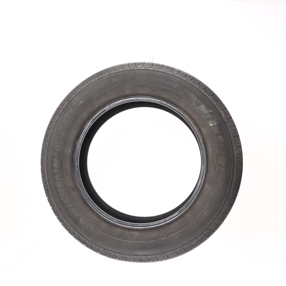 Set of (4) Used 225/65R17 Michelin Defender T+H 102H - 8.5-9/32 - Image 3