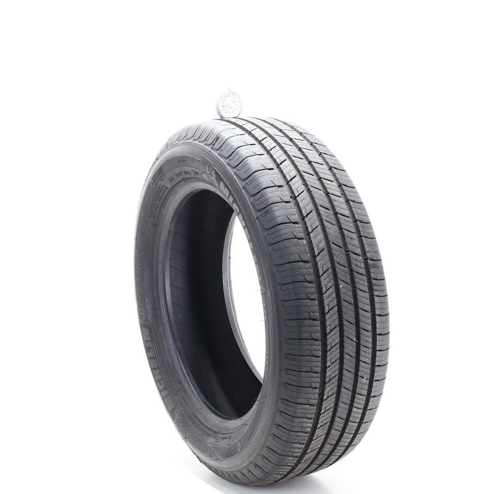 Set of (2) Used 215/60R17 Michelin Defender T+H 96H - 8.5-9.5/32 - Image 4