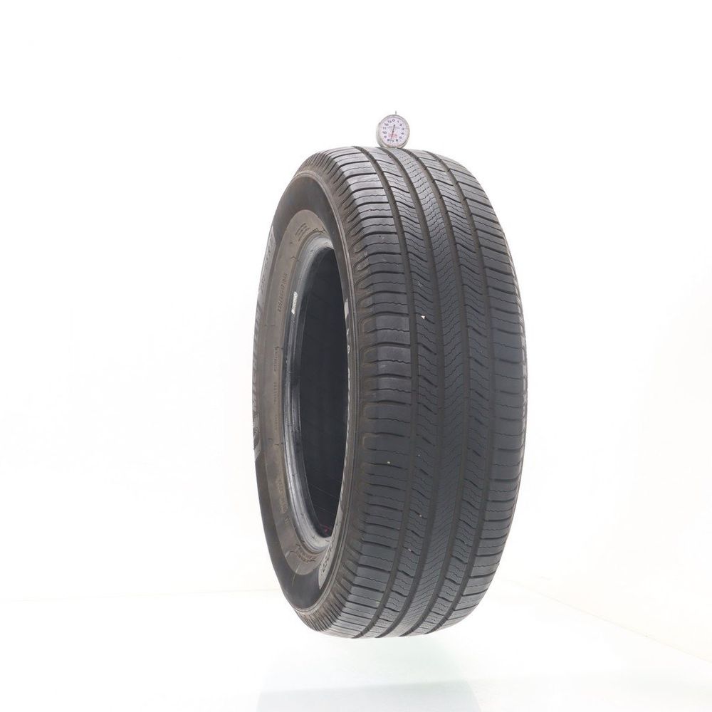 Set of (4) Used 235/65R17 Michelin Defender 2 104H - 7-7.5/32 - Image 4