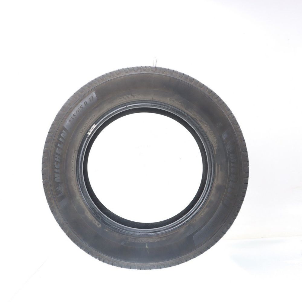 Set of (4) Used 235/65R17 Michelin Defender 2 104H - 7-7.5/32 - Image 6