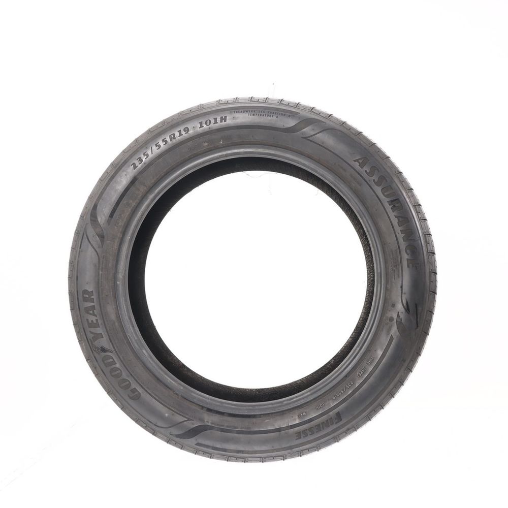 Used 235/55R19 Goodyear Assurance Finesse 101H - 6.5/32 - Image 3