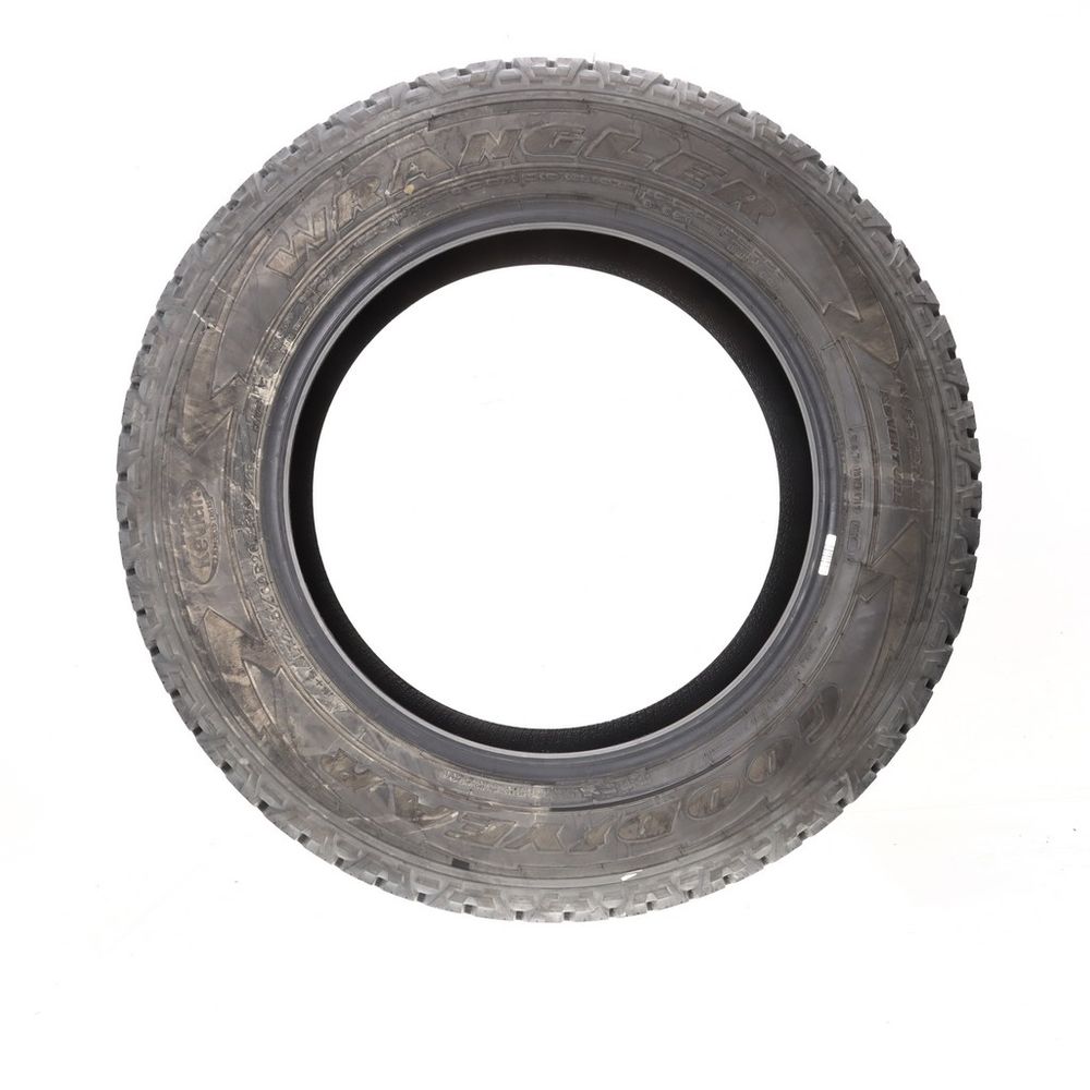 Set of (2) Used LT 285/60R20 Goodyear Wrangler All-Terrain Adventure Kevlar 125/122R E - 13-14/32 - Image 3