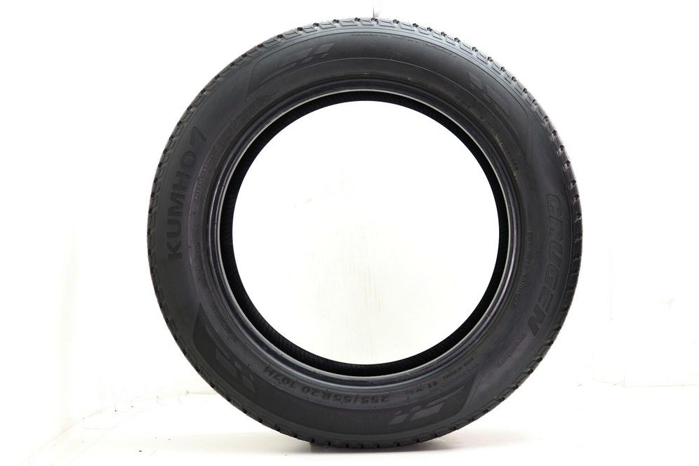 Used 255/55R20 Kumho Crugen Premium 107H - 8/32 - Image 3
