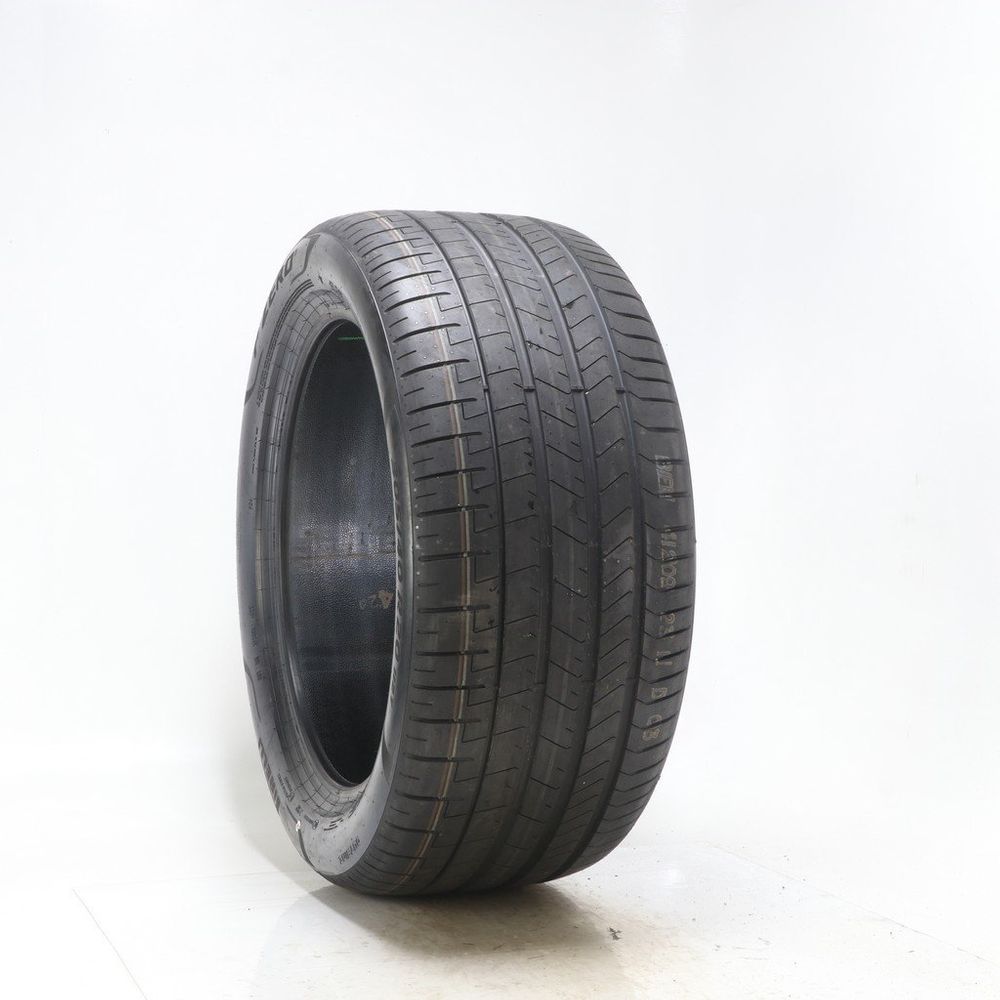 Set of (2) New 305/40R20 Pirelli P Zero pz4 Elect 112Y - Image 1