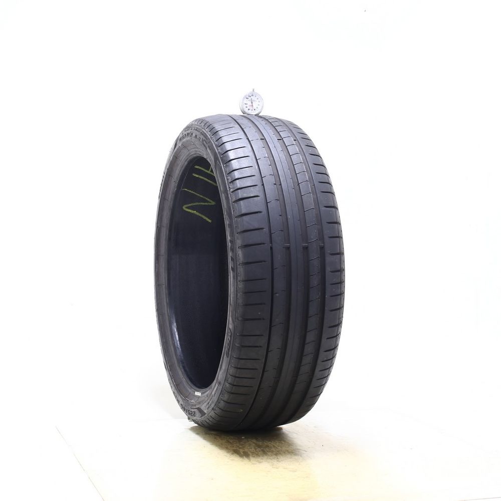 Set of (2) Used 225/40R19 Pirelli P Zero PZ4 MOE Run Flat 93Y - 6.5-7/32 - Image 1