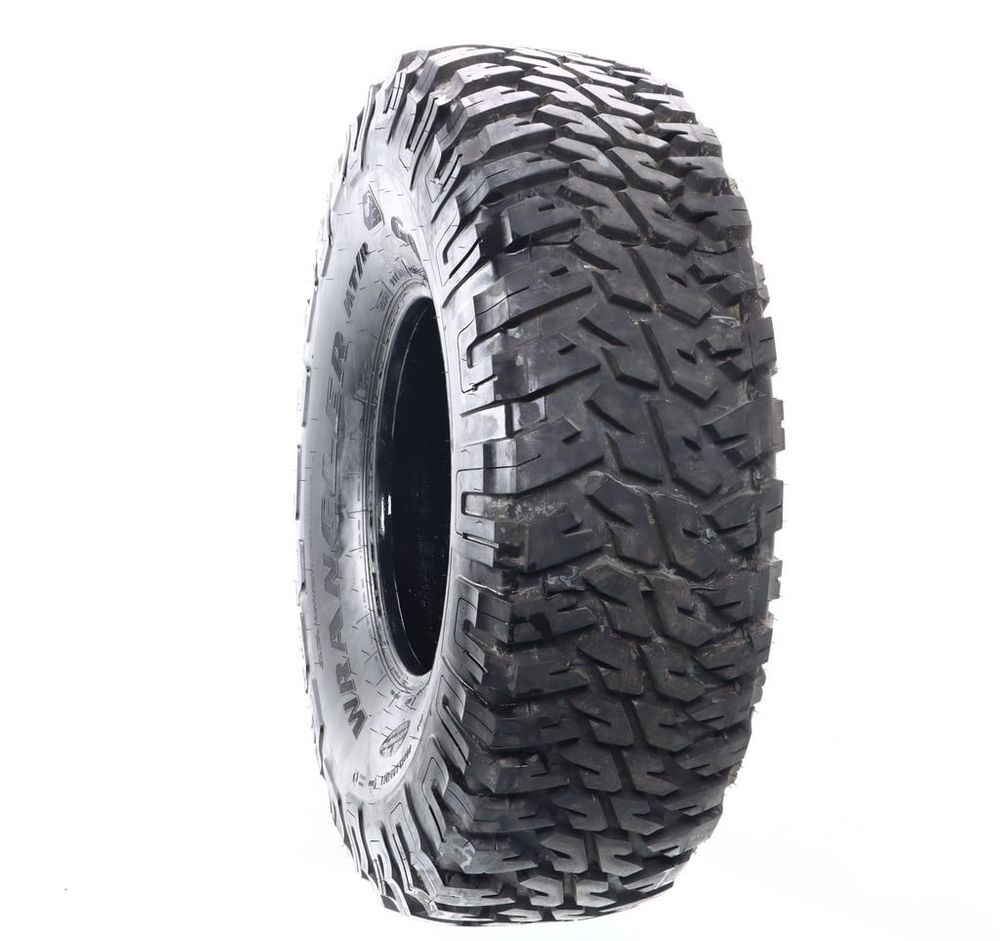 Used LT 40X13.5R17 Goodyear Wrangler MT/R 121P C - 19.5/32 - Image 1