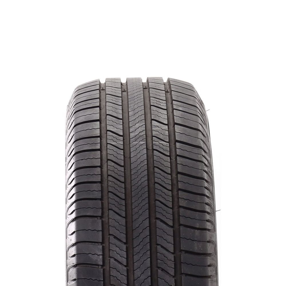 Driven Once 235/60R18 Michelin Defender 2 107H - 10.5/32 - Image 2