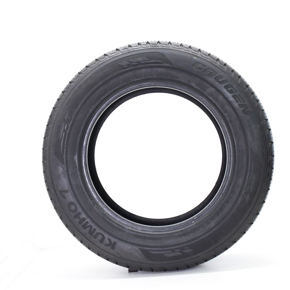 Set of (2) Driven Once 235/65R17 Kumho Crugen Premium 104H - 10.5/32 - Image 3