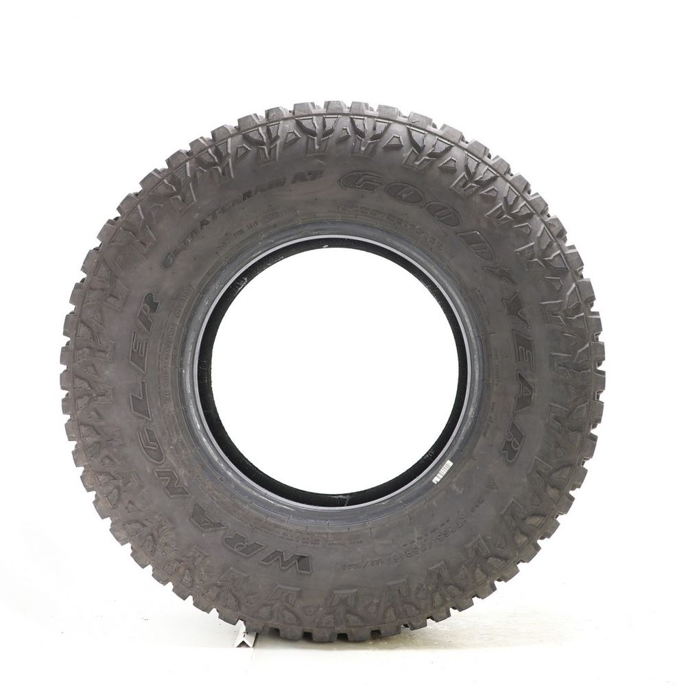 Used LT 265/75R16 Goodyear Wrangler Ultra Terrain AT 123/120Q E - 17/32 - Image 3