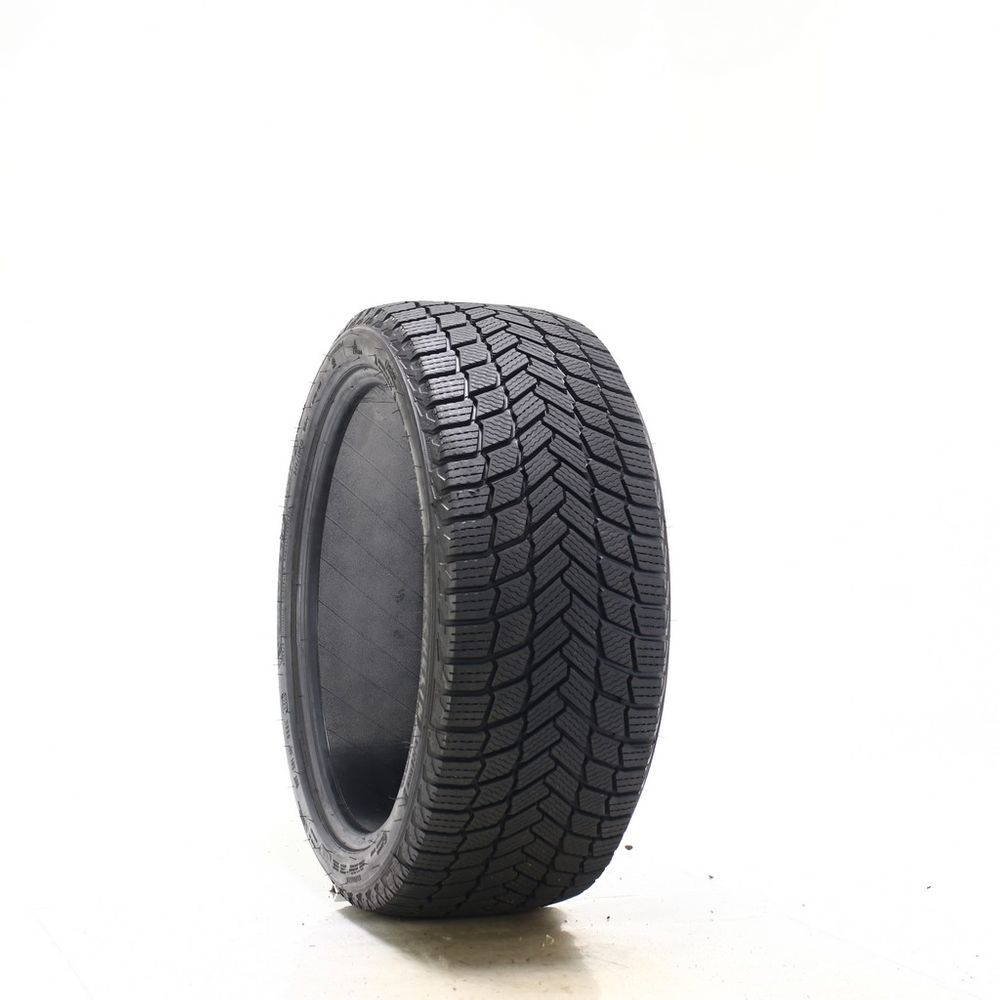 Set of (2) New 235/40R19 Michelin X-Ice Snow 96H - New - Image 1