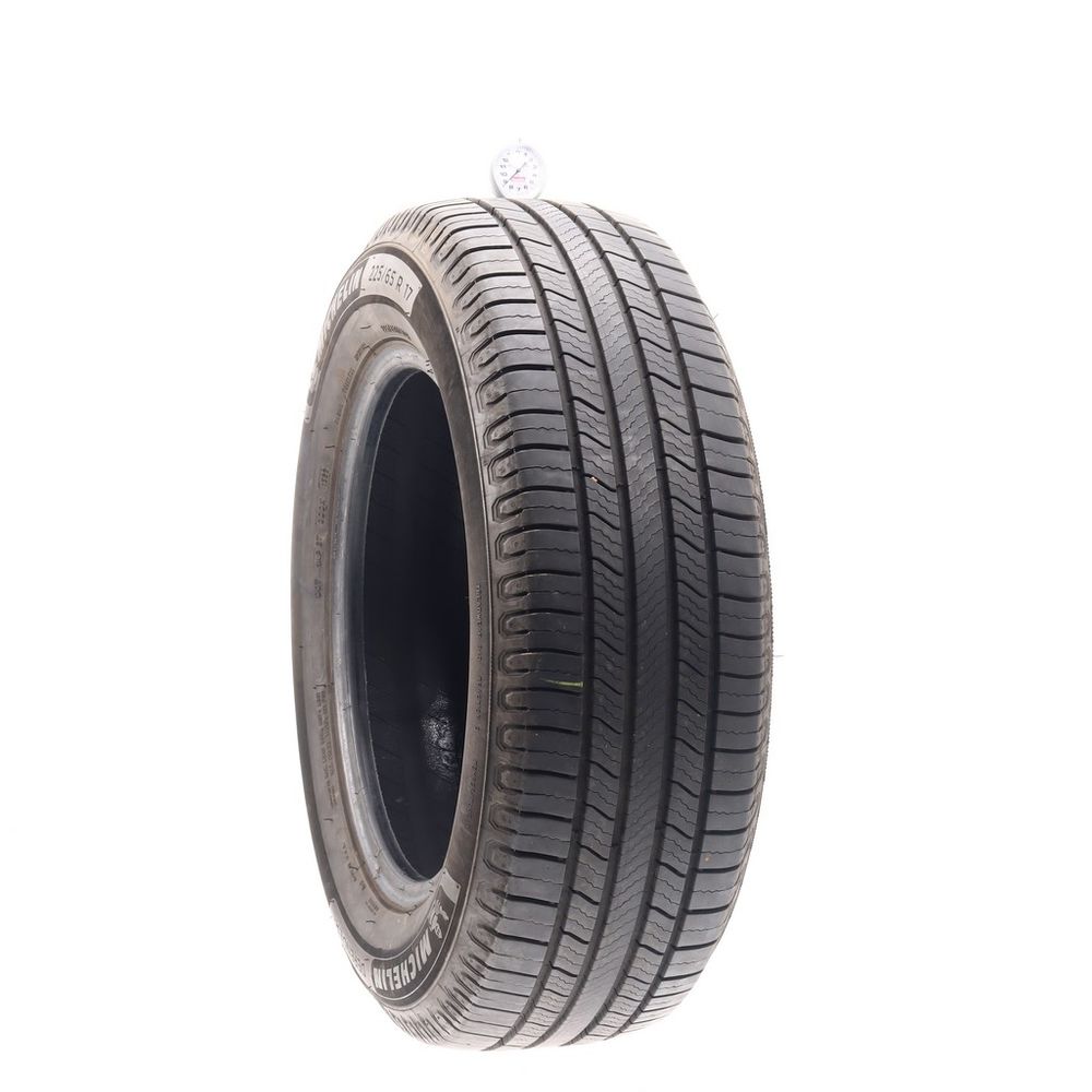 Set of (4) Used 225/65R17 Michelin Defender 2 102H - 7.5-9/32 - Image 7