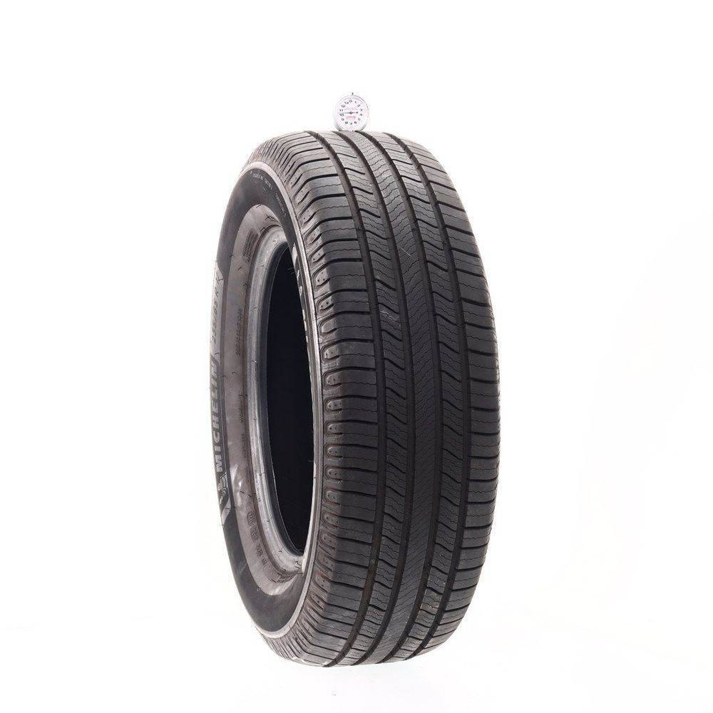 Set of (2) Used 235/65R17 Michelin Defender 2 104H - 9-10.5/32 - Image 4