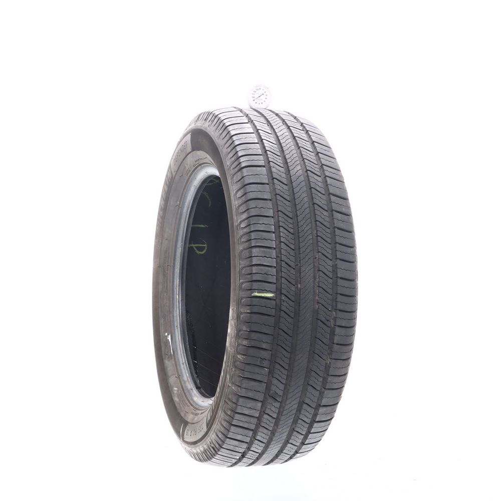 Set of (2) Used 235/60R18 Michelin Defender 2 107H - 7.5-9/32 - Image 4