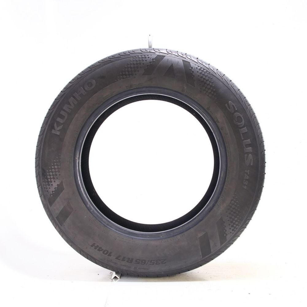 Set of (4) Used 235/65R17 Kumho Solus TA31 104H - 7-8.5/32 - Image 3