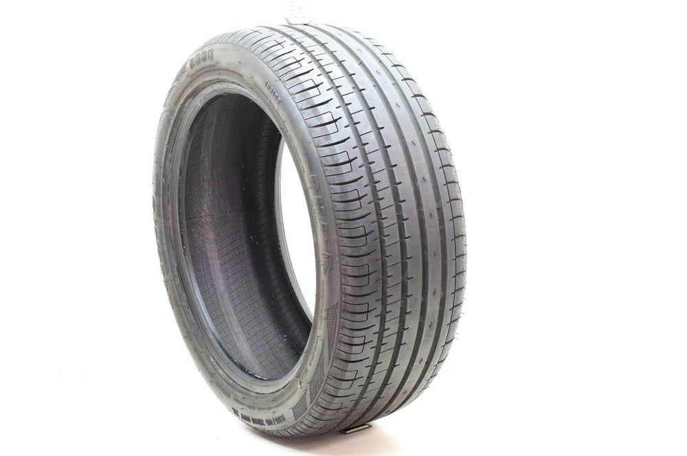 Used 235/45ZR18 Accelera Phi-R 98Y - 9/32 - Image 1