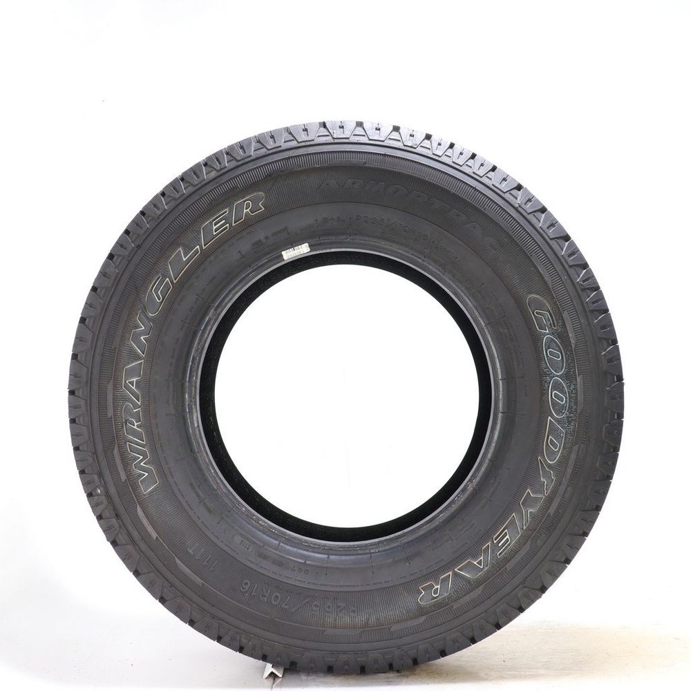 Driven Once 265/70R16 Goodyear Wrangler ArmorTrac 111T - 13.5/32 - Image 3