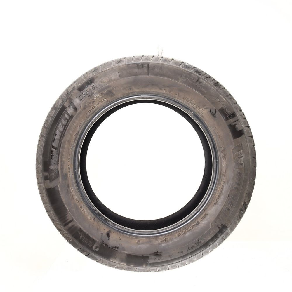 Used 235/65R17 Michelin Primacy All Season 104H - 7.5/32 - Image 3
