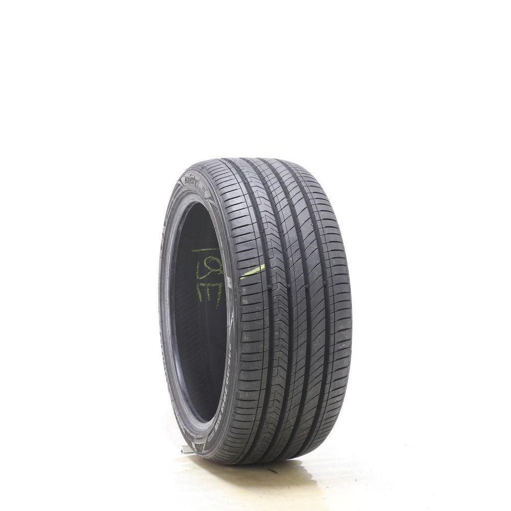 Set of (2) Driven Once 235/40ZR18 Kumho Majesty 9 Solus TA91 95W - 9/32 - Image 1