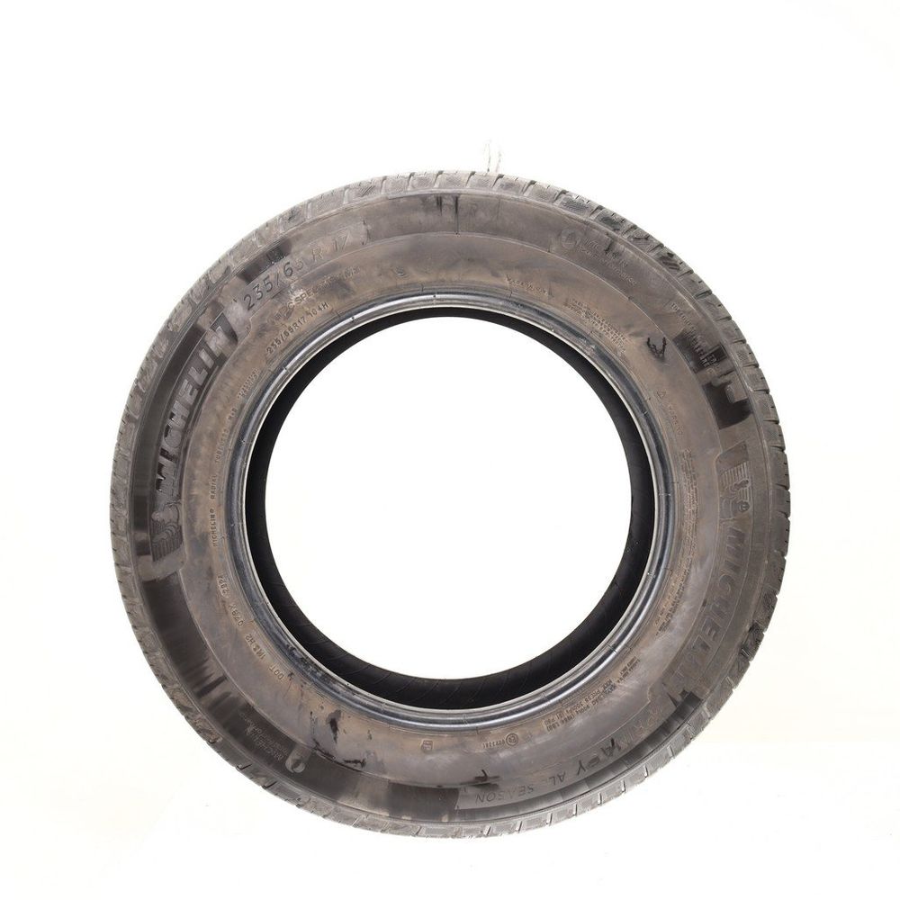 Set of (4) Used 235/65R17 Michelin Primacy All Season 104H - 7.5-9/32 - Image 3