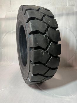 New 28X9-15 Advance Econova 1N/A