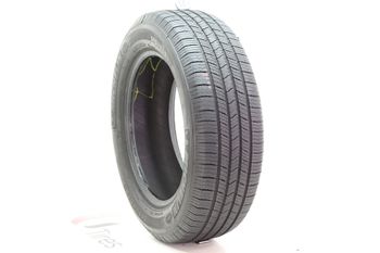 Used 215/65R17 Michelin Defender XT 99T - 7/32