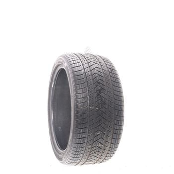 Set of (2) Used 305/35R21 Pirelli Scorpion Winter NO 109V - 8.5/32