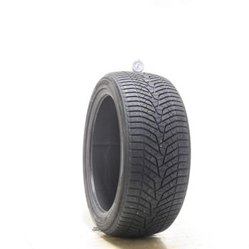 Set of (2) Used 255/40R19 Yokohama BluEarth Winter V905 100V - 7.5/32