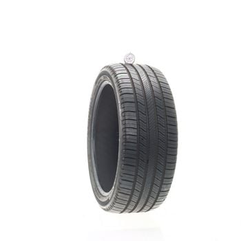 Set of (2) Used 235/40R19 Michelin Defender 2 96V - 10/32