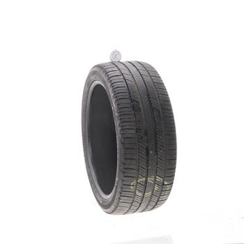 Set of (2) Used 235/40R19 Michelin Defender 2 96V - 8.5-10/32