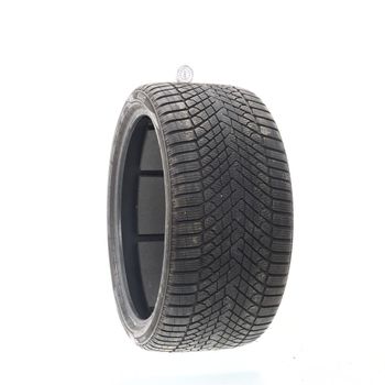 Set of (2) Used 315/30R22 Pirelli Scorpion Winter 2 PNCS 107V - 6.5-7.5/32